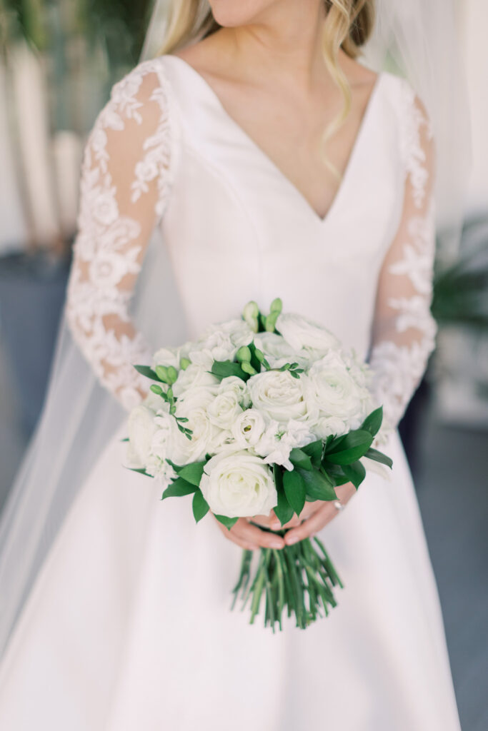 White Roses Bouquet Ideas | Vintage Southern Wedding Dress Inspiration